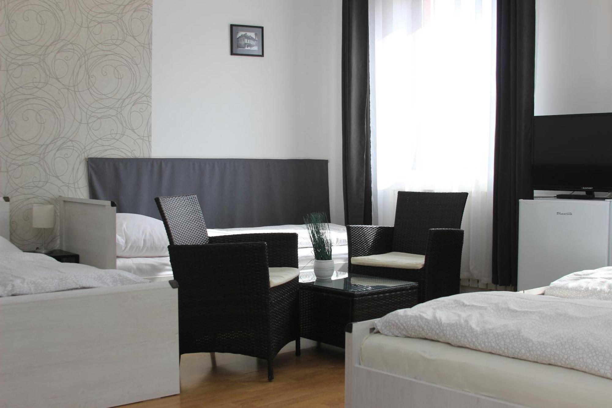 Eden Panzio Bed & Breakfast เอ็กเกอร์ ภายนอก รูปภาพ
