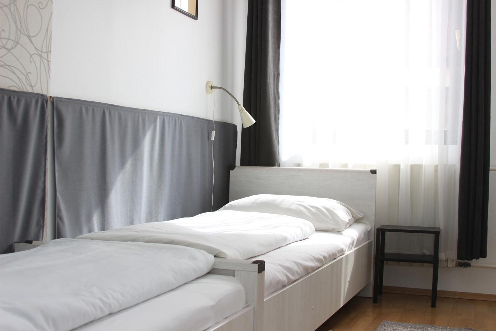 Eden Panzio Bed & Breakfast เอ็กเกอร์ ภายนอก รูปภาพ
