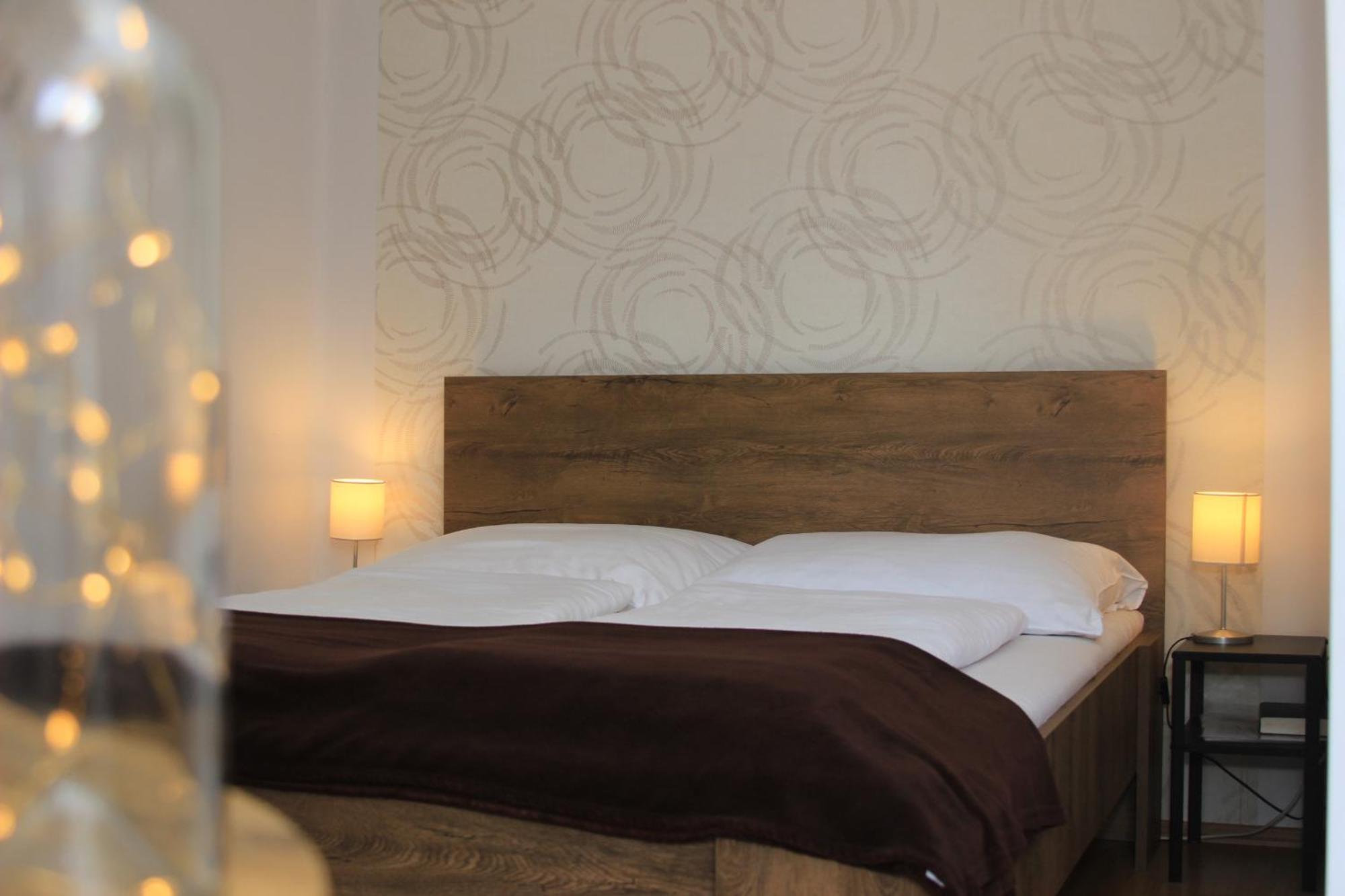 Eden Panzio Bed & Breakfast เอ็กเกอร์ ภายนอก รูปภาพ
