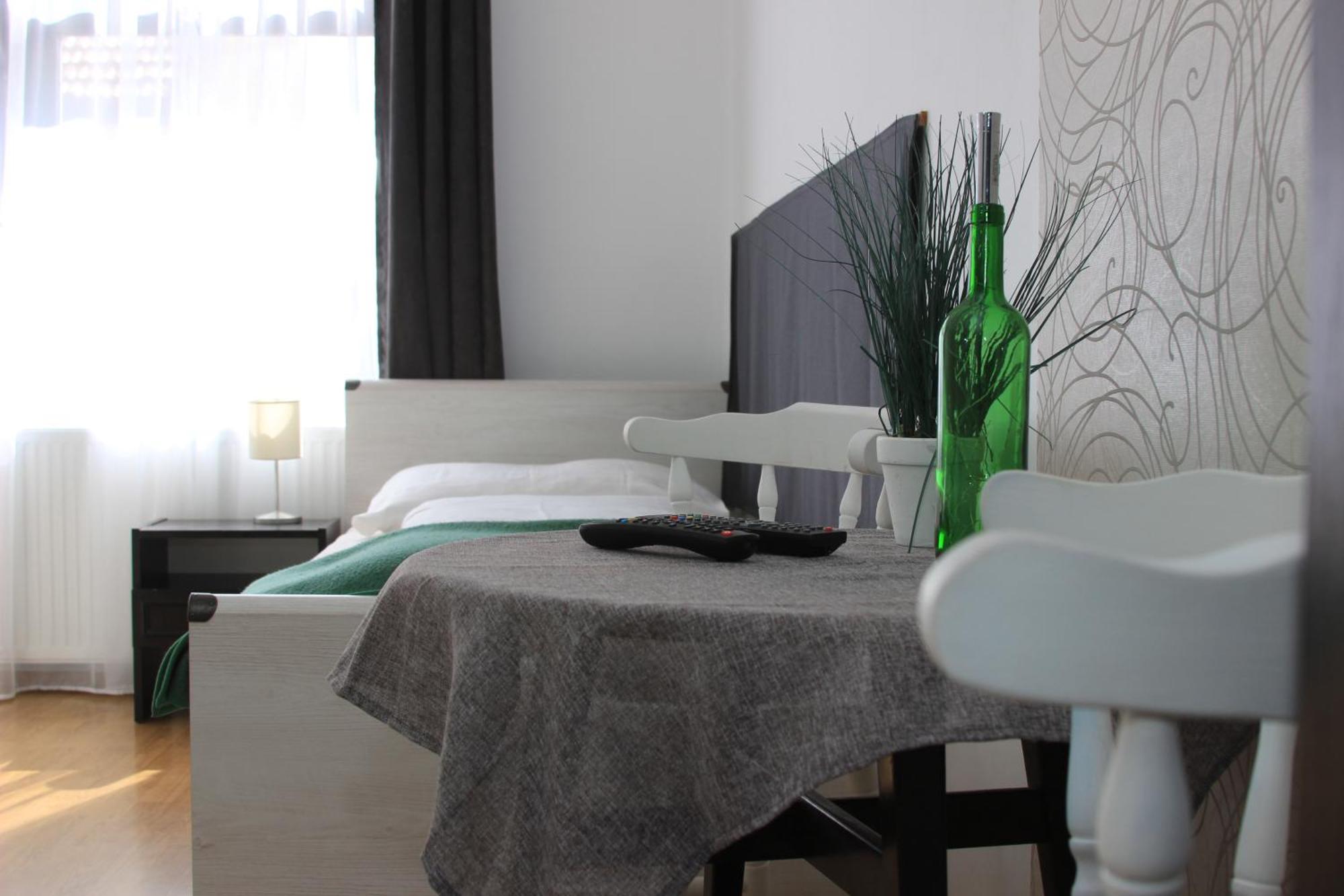 Eden Panzio Bed & Breakfast เอ็กเกอร์ ภายนอก รูปภาพ