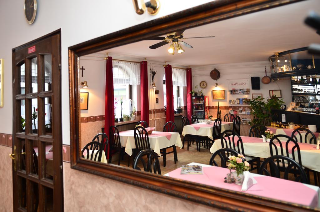 Eden Panzio Bed & Breakfast เอ็กเกอร์ ภายนอก รูปภาพ