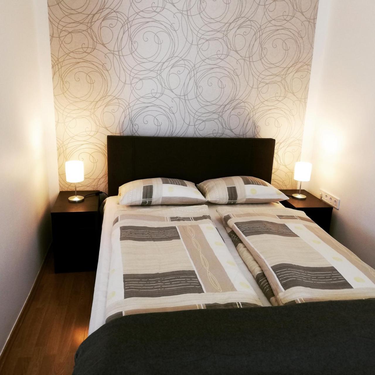 Eden Panzio Bed & Breakfast เอ็กเกอร์ ภายนอก รูปภาพ