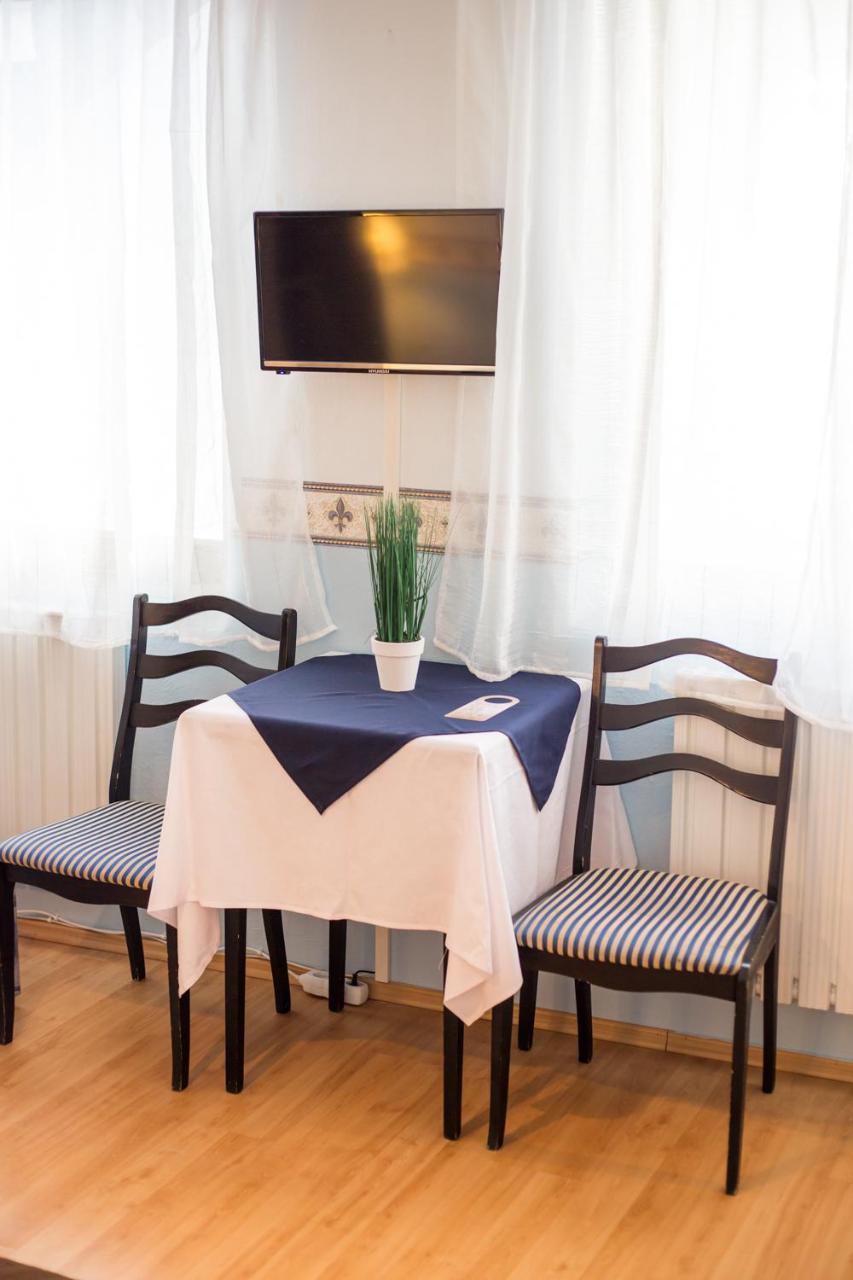 Eden Panzio Bed & Breakfast เอ็กเกอร์ ภายนอก รูปภาพ